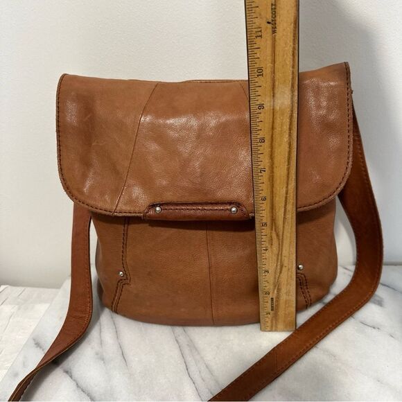 HOBO Brown Leather Shoulder Bag with Slouchy Design - Picture 12 of 16